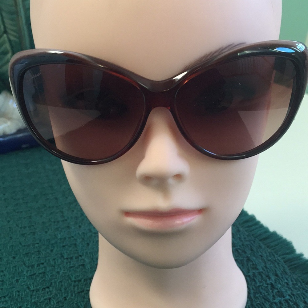 Gucci Sunglasses - Picture 2 of 8